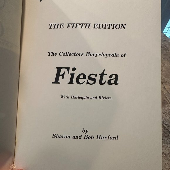 Majolica Pottery and Collectors Encyclopedia of Fiesta Books - Picture 6 of 8